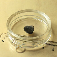 Meteorite Jiddat al Harasis - Chondrite from Oman - 0.8g