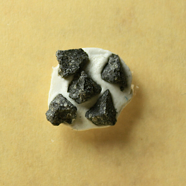 5 Chips Meteorite Buzzard Coulee - Chondrite from Canada - together 0.18g