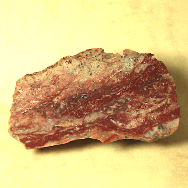 Roter Jaspis aus Oppelhain in der Niederlausitz poliert ca. 7x4cm