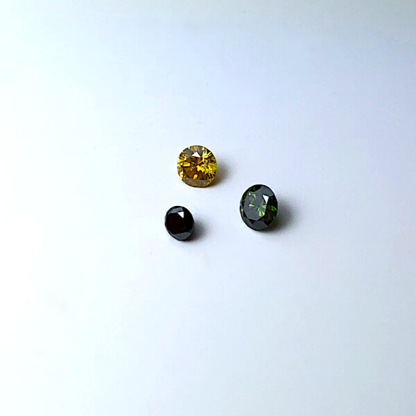 3 fancy Diamonds black yellow green round cut approx. 0.3 Carats treated natural